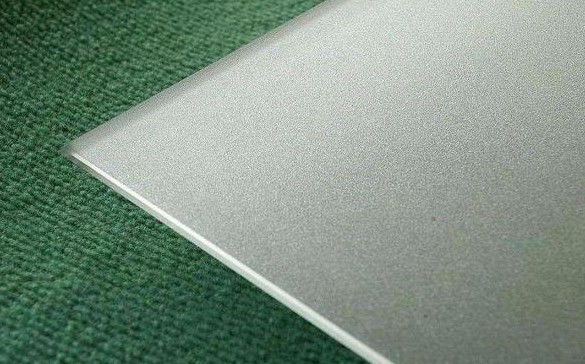 Glas in Buntglas mit Schnitzerei Dekorationsglas mit Frostglas für Möbel und Gebäude