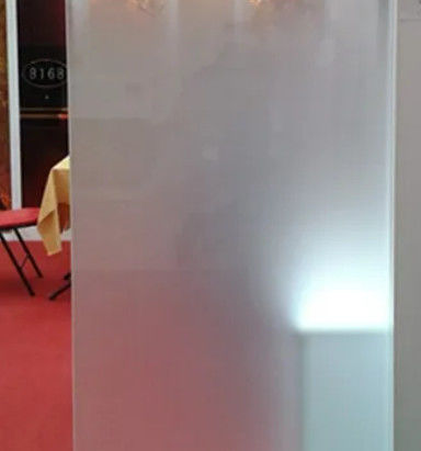 Künstlerisches/milchweißes Frostglas, das für die Trennwand des Duschraums mit hoher Privatsphäre verwendet wird
