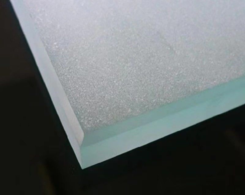 Elegantes Quadratglas für Wohn- und Bürodekor
