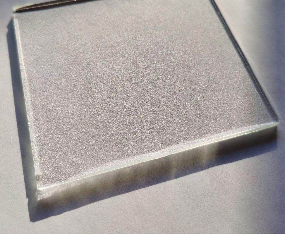 Elegantes Quadratglas für Wohn- und Bürodekor