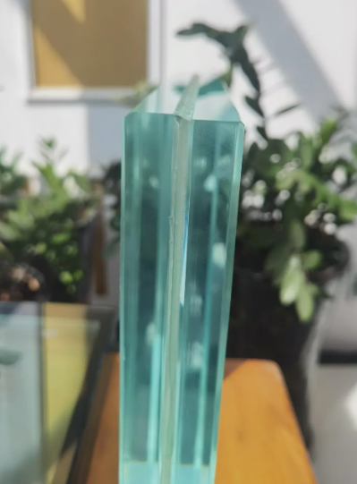 CSI/CE/SGCC Certificate Customized Clear Building Tempered Glass Laminated Glass for Building/Railing/Stair